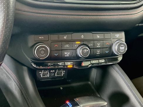 Used 2023 Dodge Durango GT AWD/4WD image 16