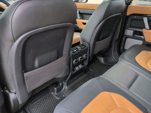 Certified 2024 Land Rover Defender 130 X-Dynamic SE AWD/4WD image 18