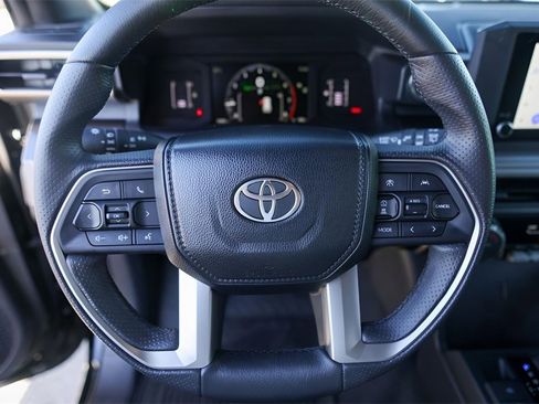 Used 2025 Toyota 4Runner SR5 image 15