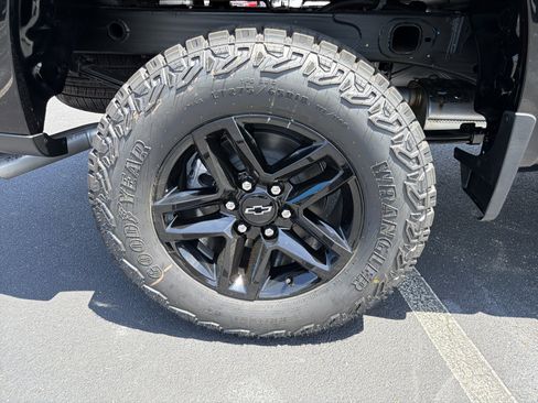 New 2026 Chevrolet Silverado 1500 Custom Trail Boss AWD/4WD image 17