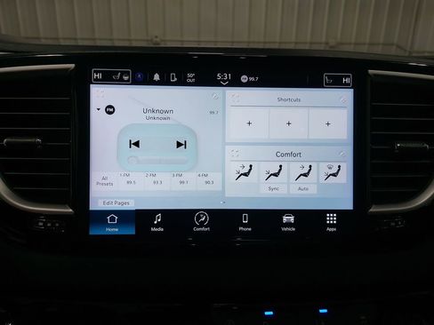 Used 2024 Chrysler Pacifica Touring-L image 37