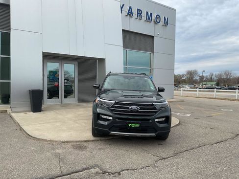 Used 2023 Ford Explorer XLT w/ Equipment Group 202A image 8