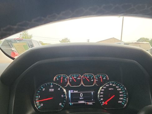 Used 2018 Chevrolet Silverado 1500 LT w/ All Star Edition AWD/4WD image 13