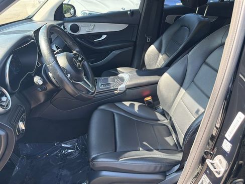 Used 2022 Mercedes-Benz GLC 300 w/ Premium Package Lite image 9