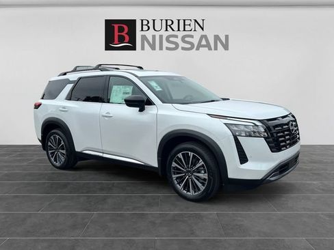 New 2026 Nissan Pathfinder Platinum w/ Cargo Package AWD/4WD image 7