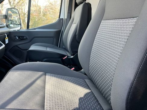 New 2025 Ford Transit 250 148 Medium Roof image 11