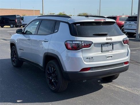 New 2025 Jeep Compass Latitude w/ Sun & Sound Group image 5