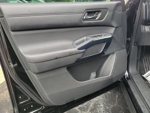 Certified 2024 Nissan Pathfinder SV FWD image 17