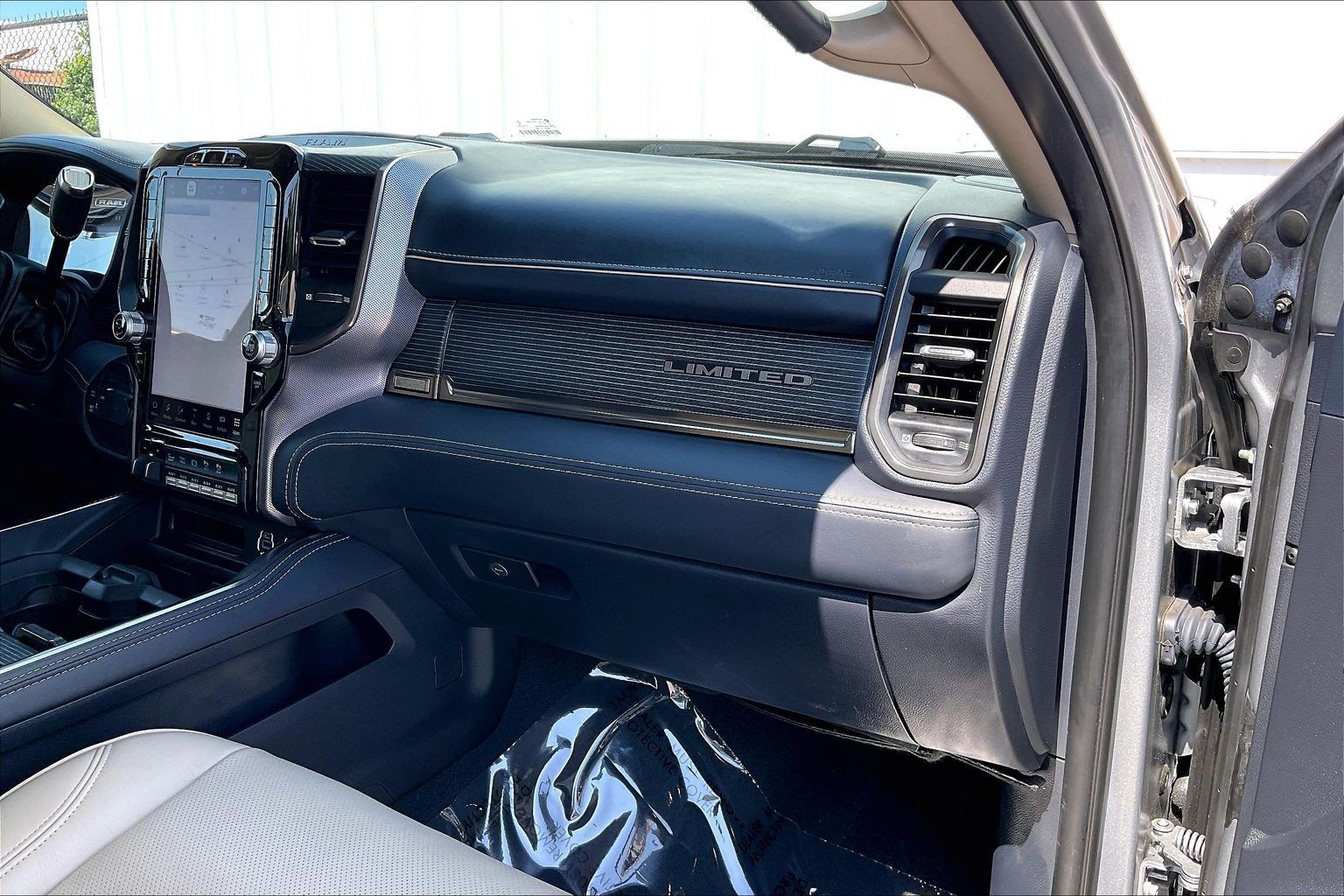 Used 2022 RAM 2500 Limited AWD/4WD image 21
