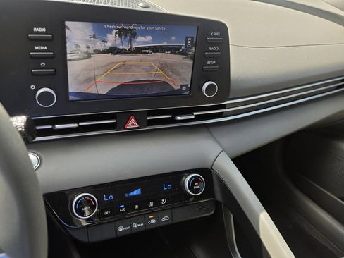 Used 2023 Hyundai Elantra SEL FWD image 19