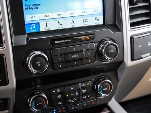 Used 2019 Ford F250 Lariat w/ Chrome Package AWD/4WD image 32