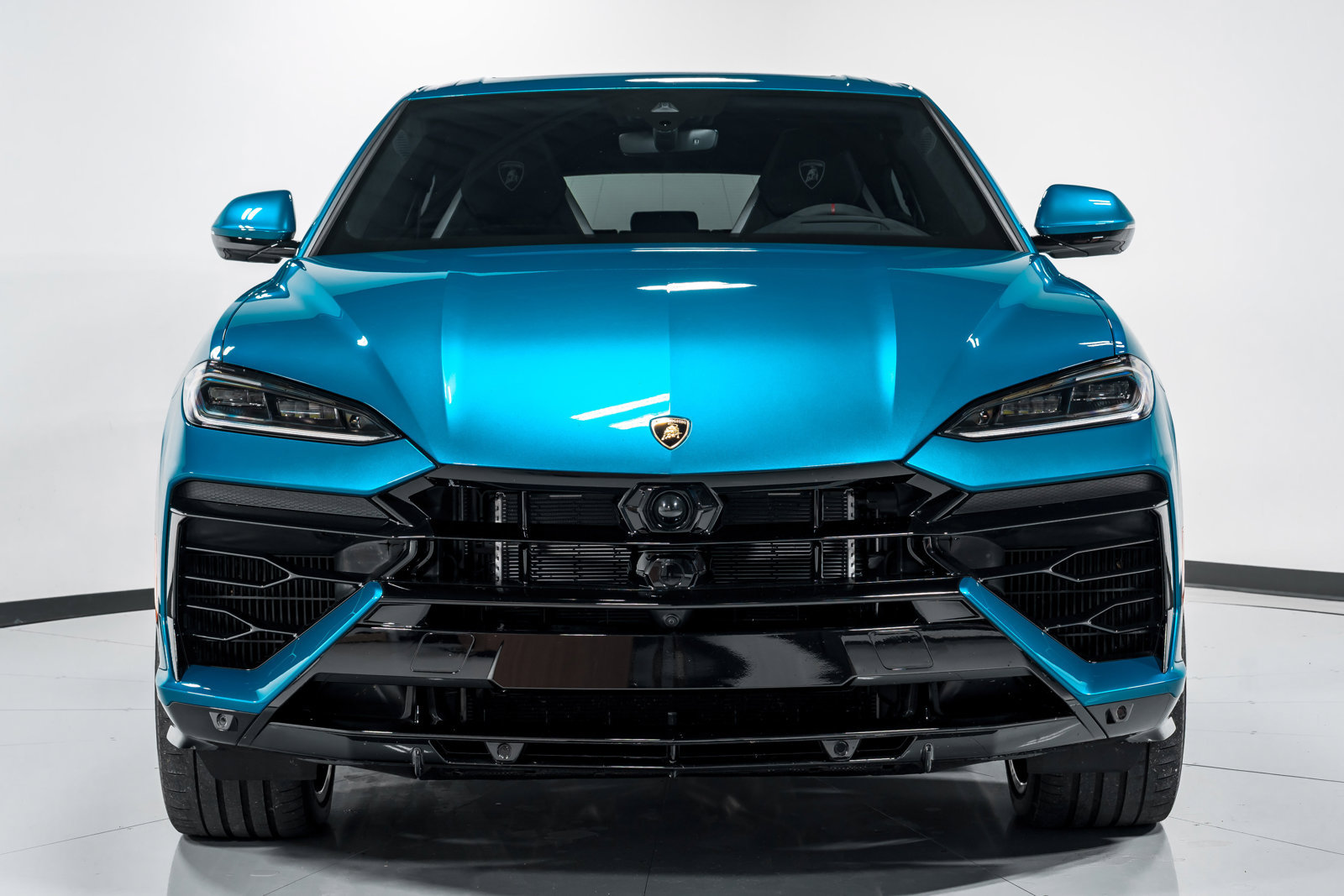 Used 2025 Lamborghini Urus SE AWD/4WD image 8