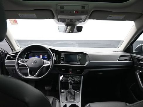 Used 2023 Volkswagen Jetta SE w/ Panoramic Sunroof Package FWD image 27