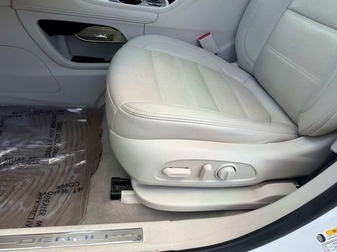 Used 2022 GMC Acadia Denali w/ Denali Technology Package AWD/4WD image 25