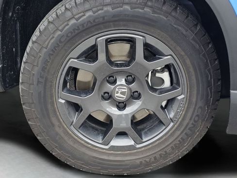 Certified 2025 Honda Pilot TrailSport image 24