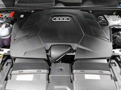 Used 2025 Audi Q8 Premium w/ Convenience Package AWD/4WD image 39