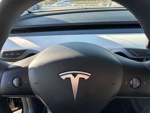 Used 2023 Tesla Model Y Long Range image 30