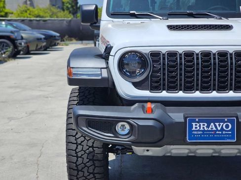 New 2026 Jeep Gladiator Mojave AWD/4WD image 2