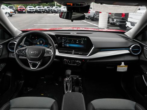 New 2026 Chevrolet Trax LT w/ Driver Confidence Package FWD image 12