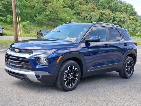 Used 2023 Chevrolet TrailBlazer LT w/ Convenience Package FWD image 3