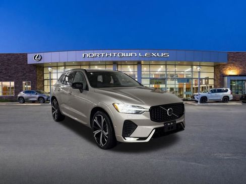 Used 2025 Volvo XC60 B5 Ultra AWD/4WD image 3