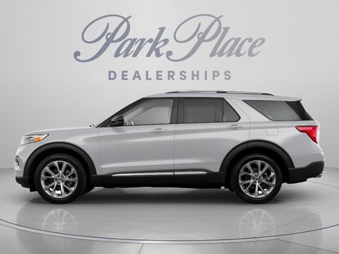 Used 2022 Ford Explorer Platinum w/ Equipment Group 601A AWD/4WD image 2