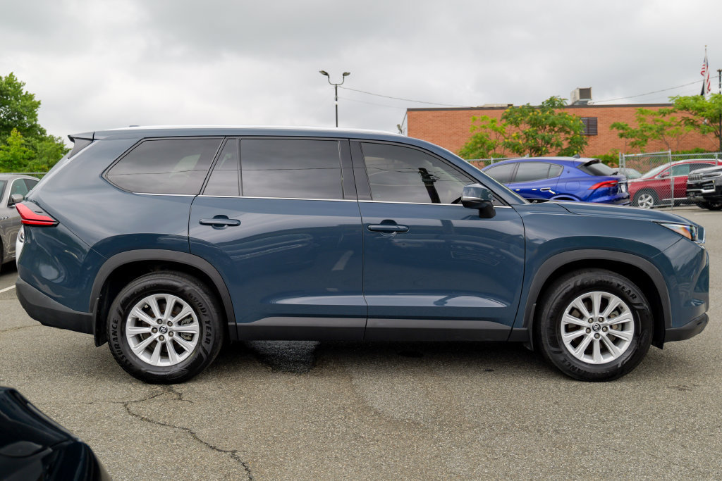 Used 2024 Toyota Grand Highlander AWD image 8