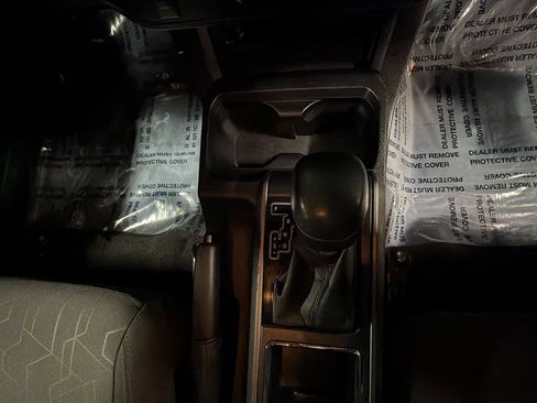 Used 2017 Toyota Tacoma TRD Sport w/ Tow Package (A/T) image 17