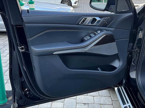 Used 2024 BMW X7 xDrive40i image 41