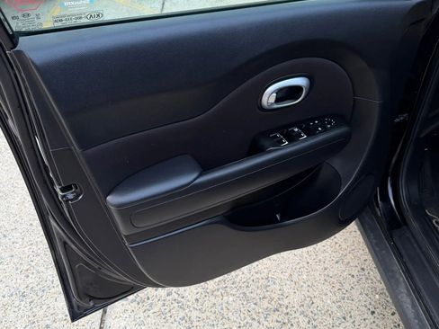 Used 2017 Kia Soul FWD image 5