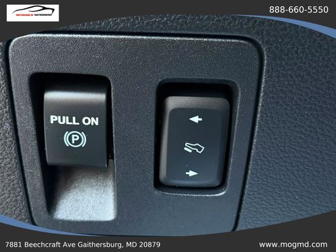 Used 2018 Ford Expedition Limited w/ Equipment Group 301A AWD/4WD image 34