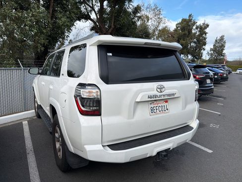 Used 2018 Toyota 4Runner SR5 Premium image 5