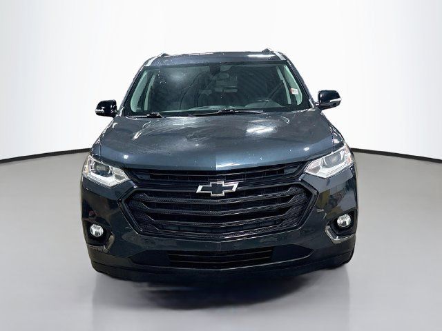 Used 2020 Chevrolet Traverse LT w/ LPO, Blackout Package FWD image 3