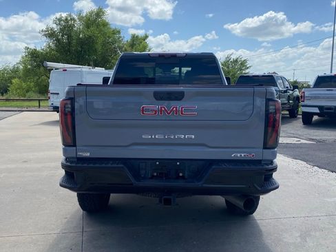 Used 2024 GMC Sierra 2500 AT4 w/ AT4 Premium Plus Package AWD/4WD image 4