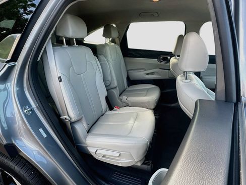 Certified 2025 Kia Sorento EX FWD image 27