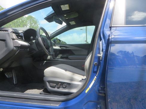 Used 2025 Toyota Camry SE image 10