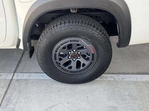 Used 2026 Nissan Frontier PRO-4X AWD/4WD image 26