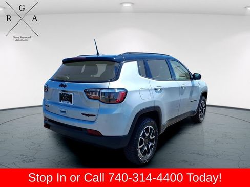 Used 2026 Jeep Compass Trailhawk AWD/4WD image 3