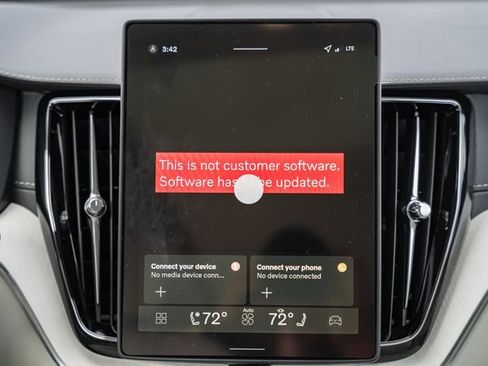 New 2026 Volvo XC60 B5 Ultra w/ Protection Package Premier image 23