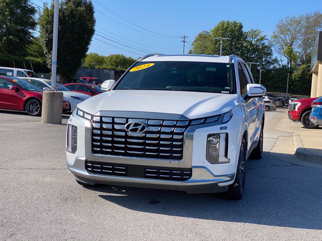 Used 2024 Hyundai Palisade Calligraphy AWD/4WD image 3