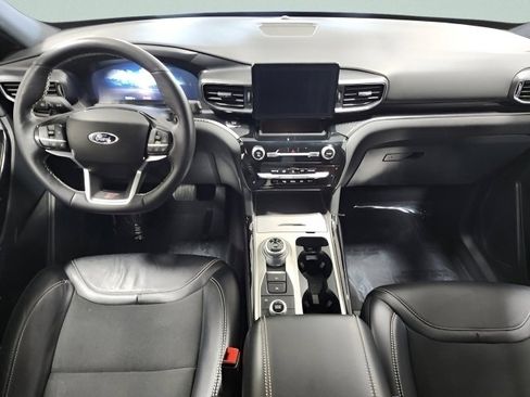 Used 2024 Ford Explorer ST image 2