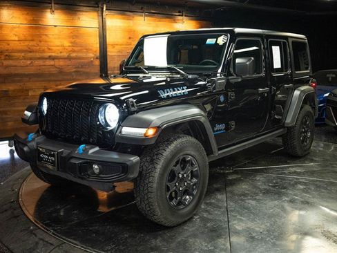 Used 2023 Jeep Wrangler Unlimited w/ Convenience Group AWD/4WD image 2