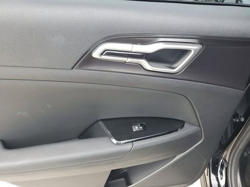 Certified 2024 Kia Sportage EX FWD image 9