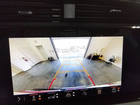 Used 2024 GMC Sierra 2500 AT4X image 28