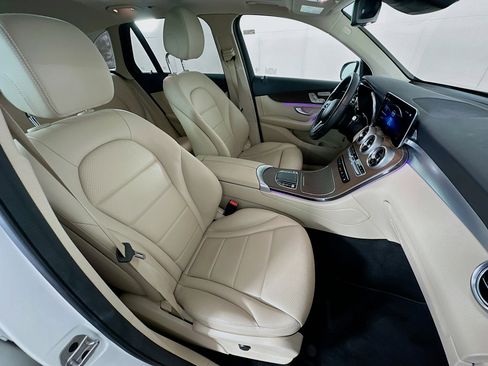 Used 2022 Mercedes-Benz GLC 300 4MATIC image 30