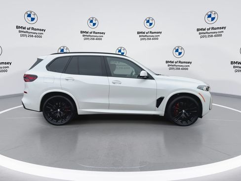 Used 2024 BMW X5 xDrive40i w/ M Sport Package AWD/4WD image 9