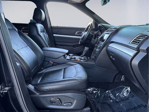 Used 2016 Ford Explorer XLT w/ Equipment Group 202A image 19