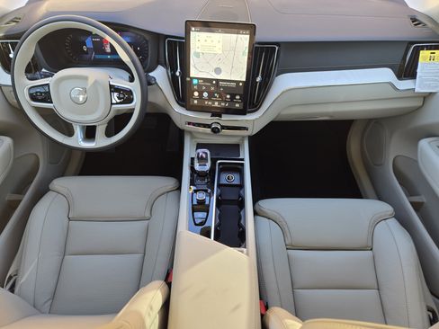 New 2026 Volvo XC60 B5 Ultra w/ Climate Package image 28