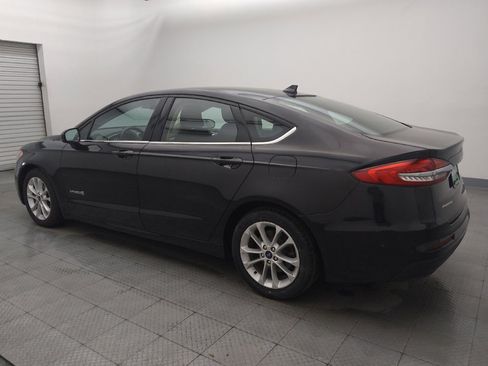 Used 2019 Ford Fusion SE image 3