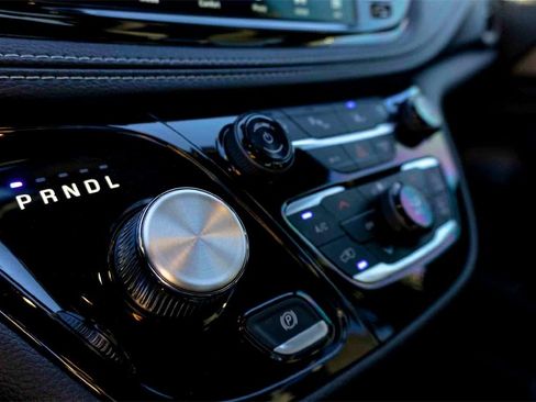 New 2026 Chrysler Pacifica Select w/ S Appearance Package image 16